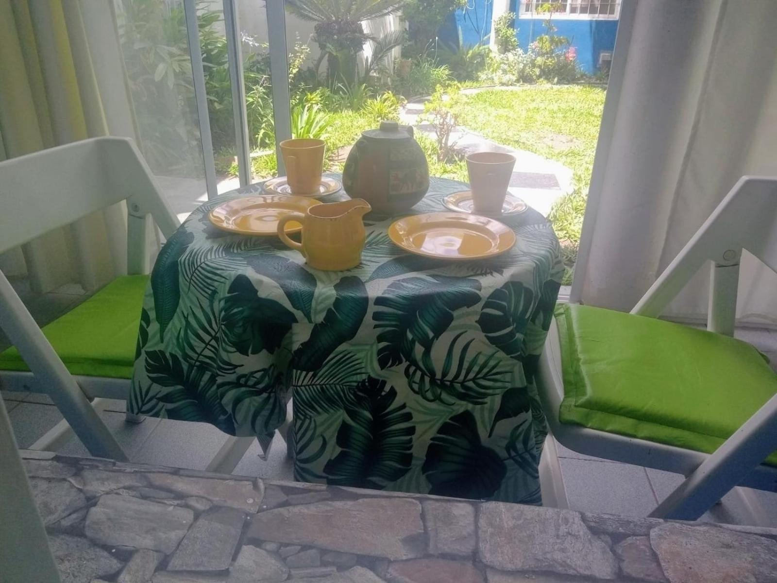 Raiz Del Cielo, Entre 2 Jardines De Ensueno *