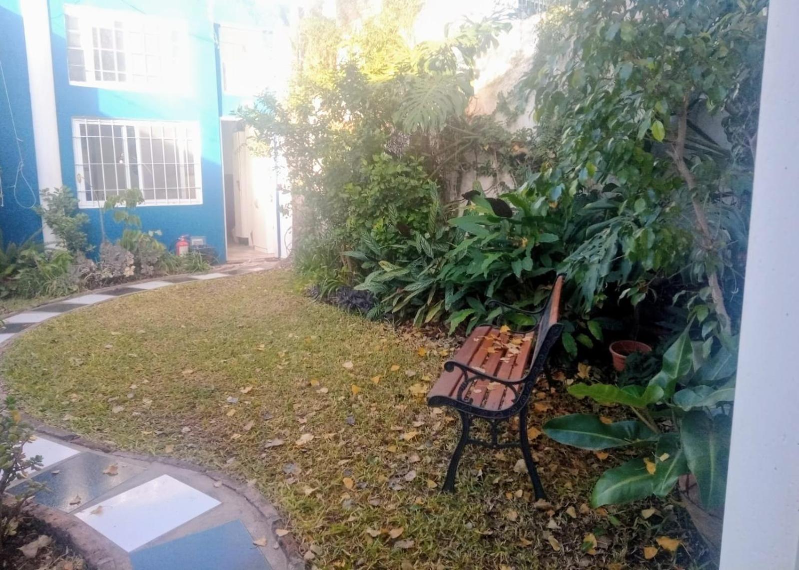 Raiz Del Cielo, Entre 2 Jardines De Ensueno * Cordoba
